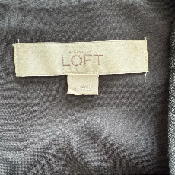 Ann Taylor LOFT Sheath Dress Charcoal Gray V-Neck Sleeveless Size 4 - Picture 3 of 7
